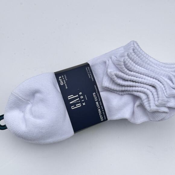 GAP Original Girls Low Cut Ankle Eight Pairs of Socks NWT Sz 4-10 - Picture 1 of 6